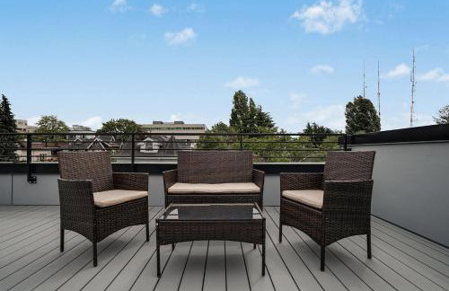 Perch - Urban Reflection 18 - Photo 2