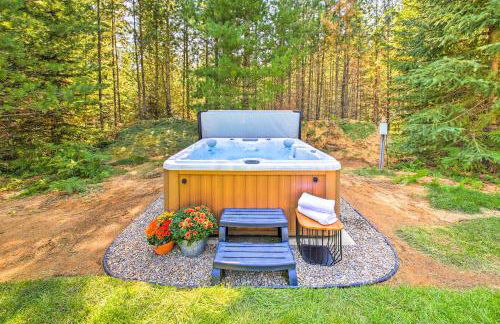 Rustic-Chic Woodland Hideaway with Hot Tub! - Foto 27