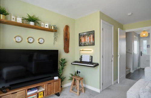 Stylish Home with Private Parking & Garden - Foto 12