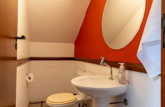 Casa espaçosa com piscina ampla e churrasqueira perto de São Paulo - Foto 32