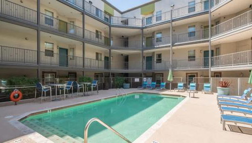 Extensive 2BD - ASU - Sloan Pk - WD - Parking - Sleeps 8 - Foto 2