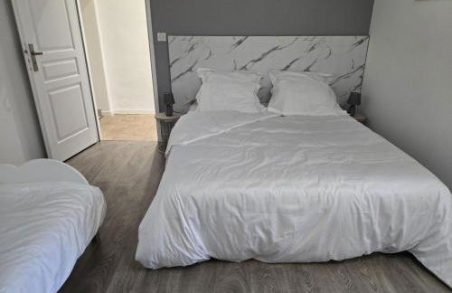 Gîte de Charme à Souvigny : Histoire, Nature & Sérénité - FR-1-489-581 - Foto 14