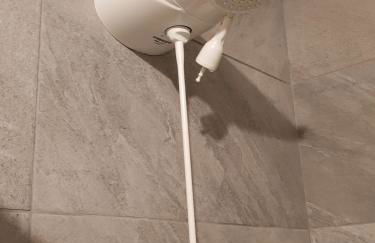 CASA FULL, CENTRO, 130m quadrados, 9 Pessoas, Wi-Fi, 3 Qtos, Churrasqueira e Apetrechos, Cozinha-Sala Integrados, 2 Banheiros, Varanda e Jardim, Garagem Coberta, Estac Interno 3 Carros, Lareira de Alta Performance e Fogão de Ferro, Área nos Fundos - Foto 22