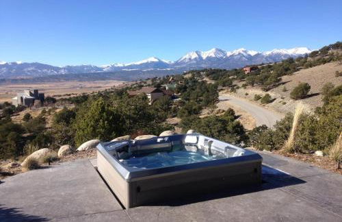 Barnwood Chateau with 2 Master Suites Hot Tub - Foto 2