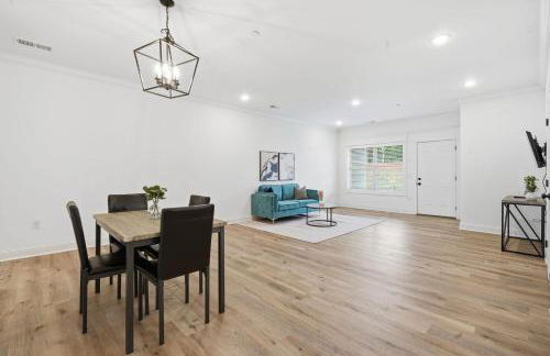 Modern 2BR2BA Retreat Bright & Airy - Foto 14