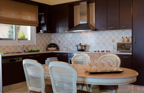 Amalia Apartments - Photo 20