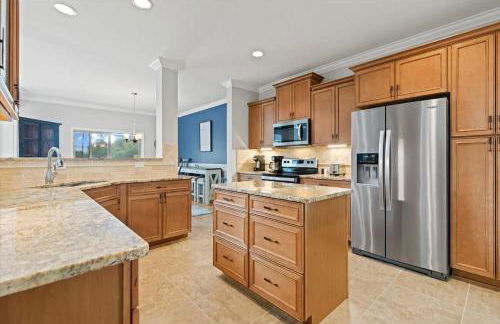 Lake Norman Home Lake Access with Heated Pool & Hot Tub - Foto 3