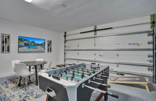 8BR Gem With Pool, Lake View & Tons of Amenities! - Foto 18