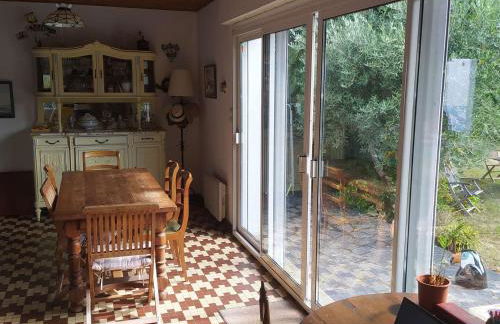 Maison cosy 6 pers, plage à 160m, jardin clos, plancha, ménage inclus - FR-1-224B-204 - Foto 2