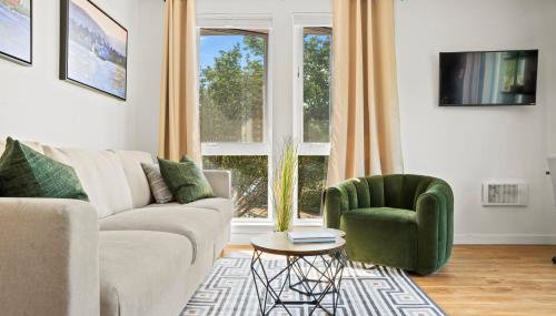 NEW Bright Capitol Hill Condo, Great Location Views - Foto 2