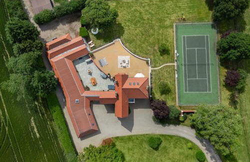 Merry Lakes - Luxury Lakeside Escape with Pool - Just 30 Minutes from London - Foto 67