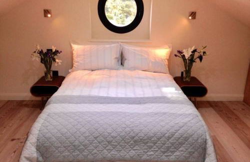 Luxury Coach house next to woodland in Knutsford - Photo 16