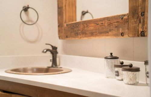 At The Ski Resort Entrance, Gas Fireplace, Deck, Firepit, - Foto 15