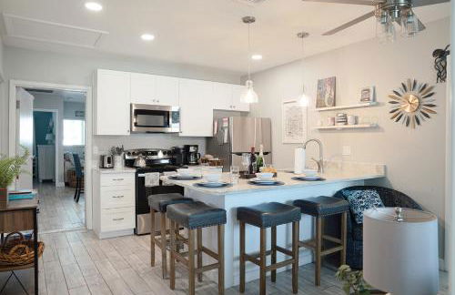 Cozy Coastal Cottage Whole House Sleeps 10 - Foto 45