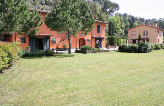 Tuscany's Hidden Garden Escape - Photo 1