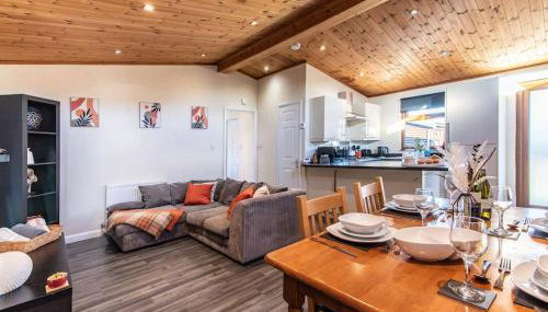 Cosy Countryside Hot Tub Retreat! Fully Central Heated with FREE Parking - Foto 5