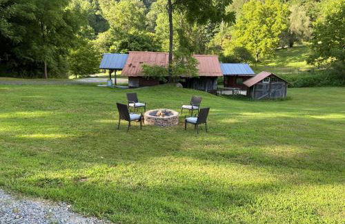 Dragon's Nest Cabin with Mountain Views - Foto 36