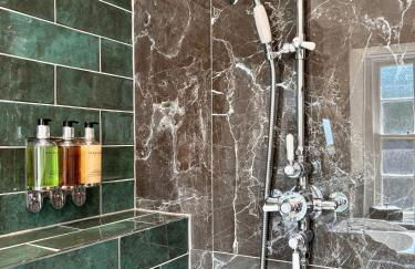 St Johns Jailhouse by the Castle - Photo 35