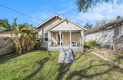 Beachy Bungalow! 2BD, King Bed - Foto 10