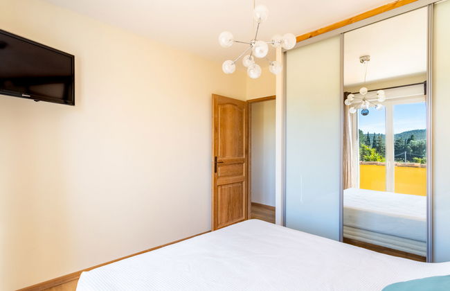 3 bedroom House in Bormes-les-Mimosas with private pool and garden - Photo 12