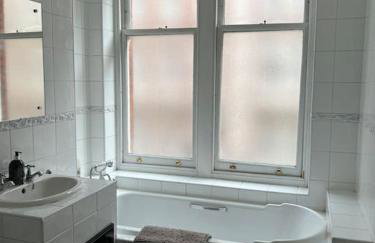 Luxury 3 bedroom, 3 bath apt by Oxford St & Soho - Foto 15