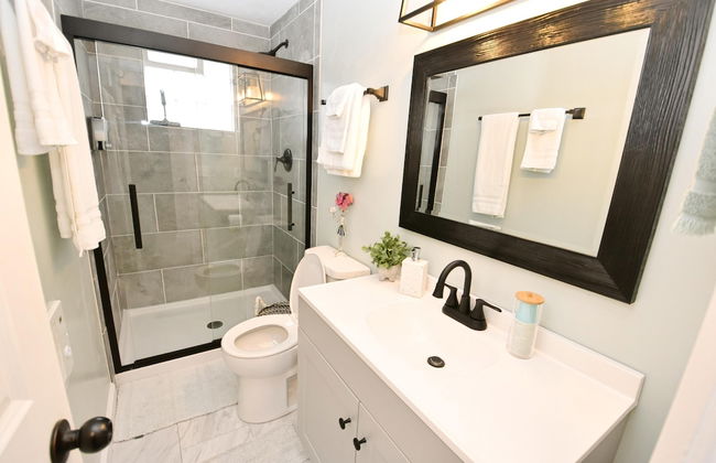 Modern Home Just Mins to Notre Dame 52723 - Foto 14