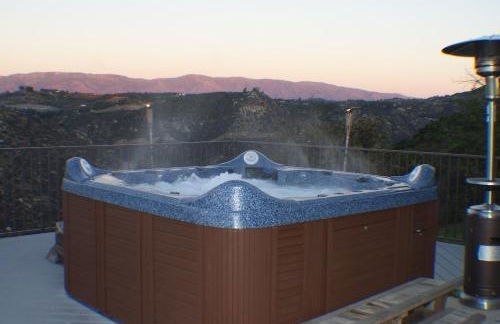 Quiet Hilltop Home With Stunning Hill Top And Valley Views - Foto 6