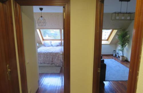 Ático Dúplex reformado con vistas a la montaña - Foto 9