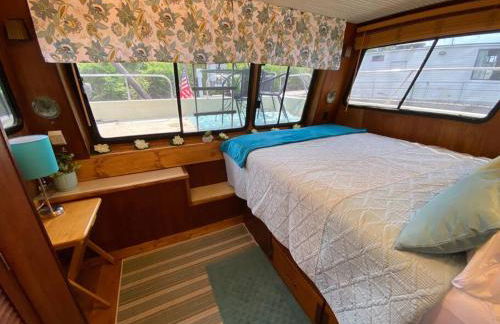 The Lily Pad Boatel Houseboat - Foto 10