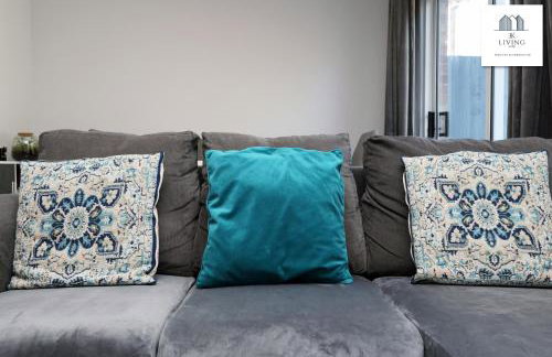 Spacious 3 Bed Home In The Heart Of Bridgend - By EKLIVING LUXE Short Lets & Serviced Accommodation - Foto 56