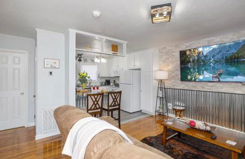 Country Cow Flair with Large TVs, Ample Parking, Nintendo, EV Ready - Photo 26