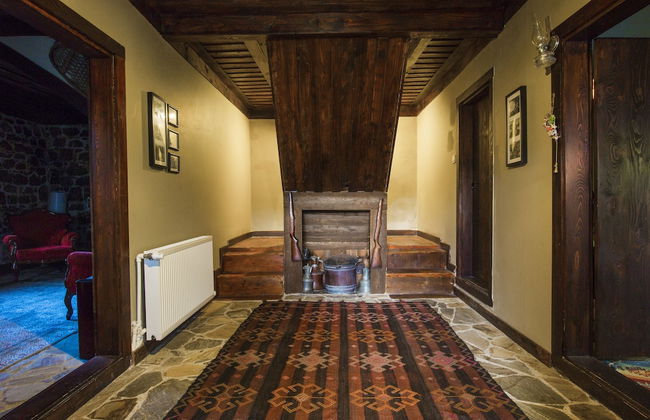 Şamlıoğlu Historical Mansion - Photo 12