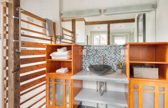 Riverfront Bend by Avantstay Private Dock, Large Yard w/ Views, Hot Tub - Foto 17