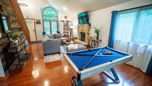 Harmony Hill Stylish 4bd Mountain Retreat, Hot Tub, Games - Photo 5