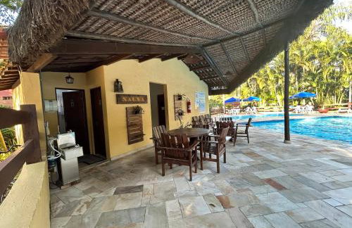 Fabuloso flat 241, Amarílis, Riviera de São Lourenço 3 Piscinas climatizadas carregador veiculo eletrico 2 quartos sendo uma suíte internet 500mb Adega, cozinha equipada completa, serviço de praia fim de semana limpeza trocas de toalhas, - Foto 39