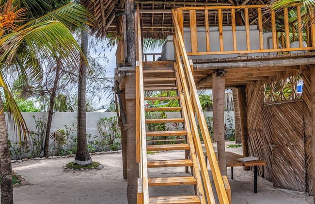 Solymar Staffed Beach Front Villa - Photo 64