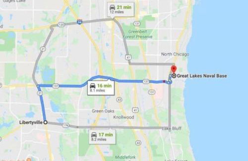 Home with Garage in DT Libertyville Near Naval Base - Foto 17