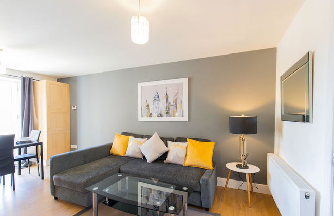 Velvet 1-bedroom Apartment The Clockhouse, Hoddesdon - Photo 23