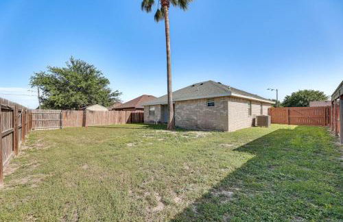 Pet-Friendly San Juan Home with Private Yard and Grill - Foto 24