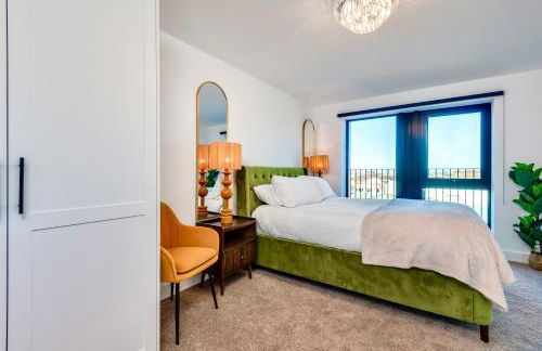 Luxury City Escape - Brand New Stylish 2 Bedroom Apartment with Parking - Foto 3