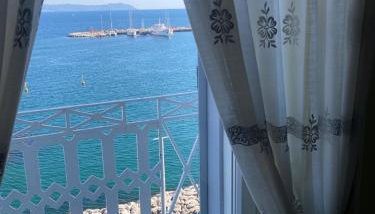 Caracciolo Seafront Charme Home - Photo 3