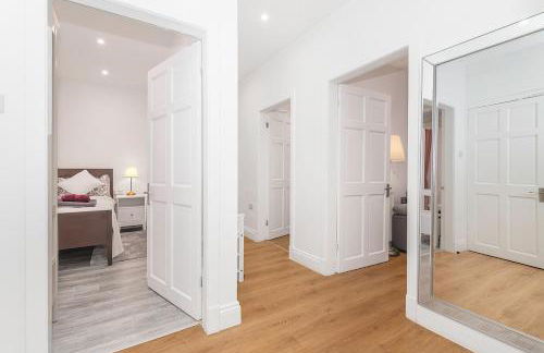 Private Hot Tub - Garden Terrace - Free Parking - Zen & Bubbles - Foto 11