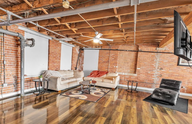 Stylish Chic Retreat At Lafayette Lofts 1 Bedroom Apts by RedAwning - Foto 18