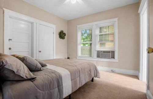 Entire Spacious Home Near DC - Photo 10