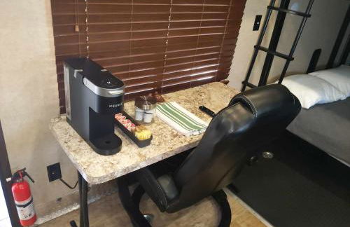 RV11 XLR - 27' Family Toy Hauler - Sleeps 6 - Foto 10