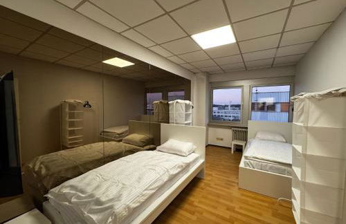 Dreieich Wohnung 10 Personen - 6 Einzelzimmer Parkplatz LKW - Foto 7