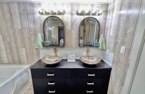 Charming Riverfront Home - Casa Topo @ SparrowBend - Foto 34