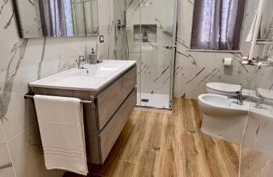 PyramidHouse Rome - Apartment 100mq with View - 2km from the Colosseum - Foto 9