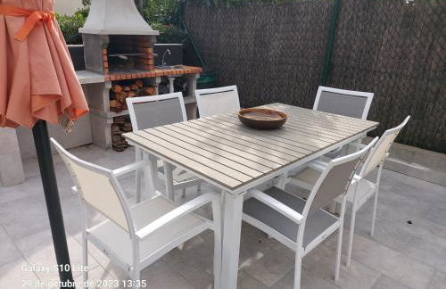 Cerca de Barcelona, y entre tres Parques Naturales, casa de 4 habitaciones y 2 baños con piscina, barbacoa y chimenea - Foto 7