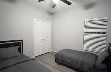 Stunning 3BR Home Near Downtown Houston - Sleeps 8 - Foto 79